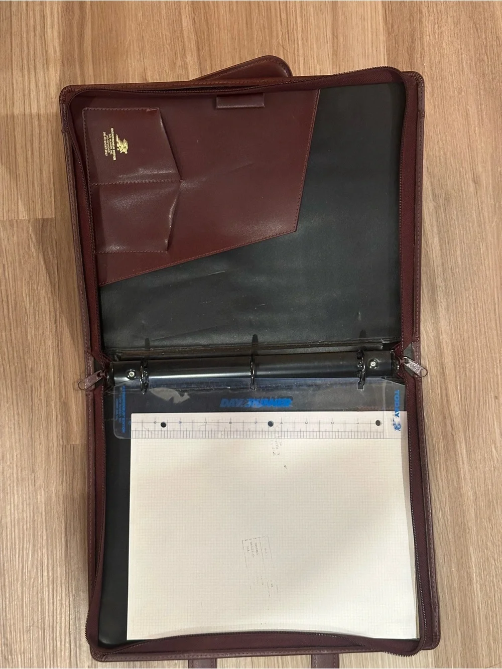 VTG 90s Dayrunner Entepreneur Edition Planner Binder Burgundy Hidden Handles